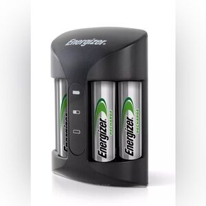 Energizer Rechargeable AA&AAA Battery Charger  + 4 AA Rechargeable Batteries NEW